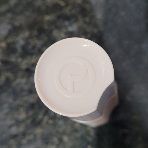 Rare Beauty Teint 24N - Picture 4 of 4